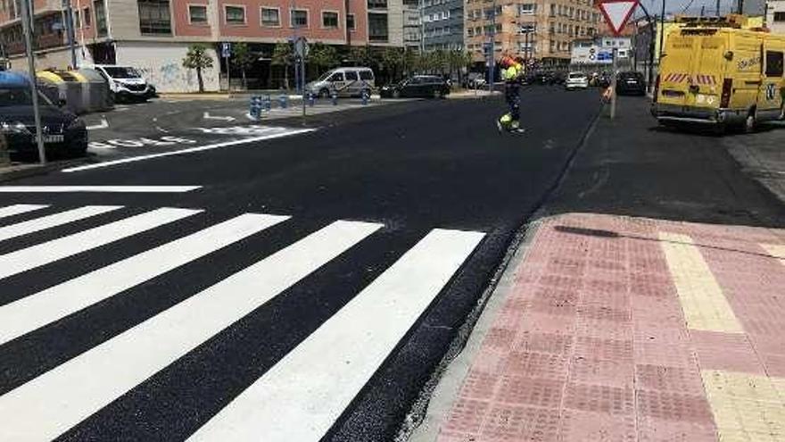 La Xunta asfalta y completa aceras entre el Raxo y la zona de Aldea