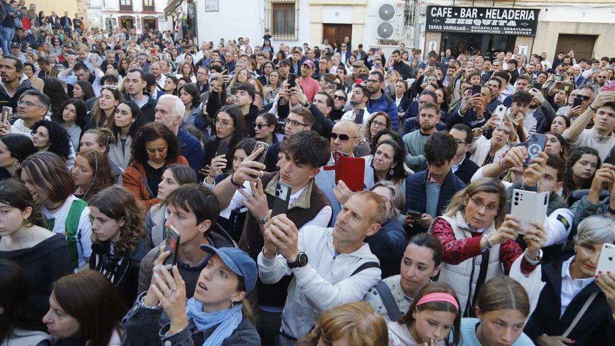 Bulla esta Semana Santa en el entorno de la Mezquita-Catedral.