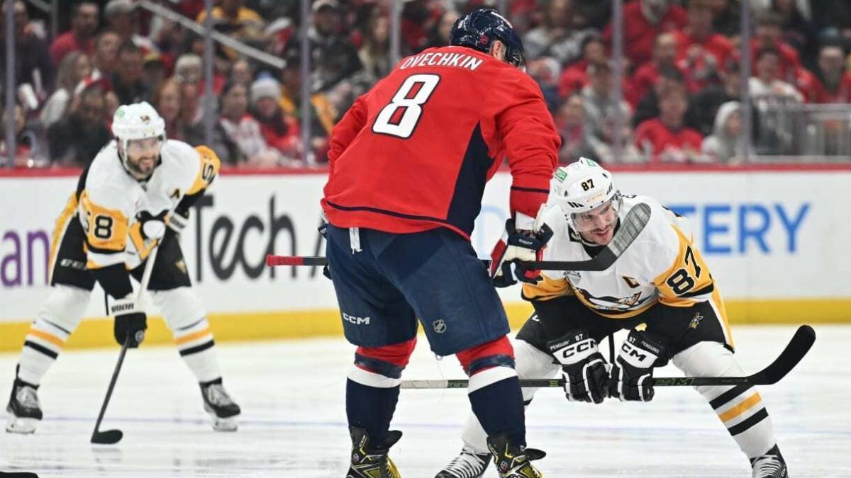 Ovechkin y Crosby, en el 'face-off' inicial de su enfrentamiento número 100
