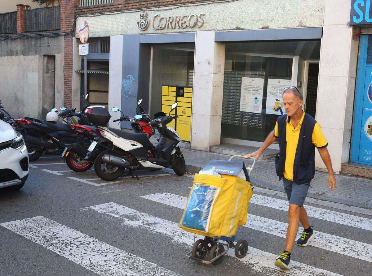 5.000 veïns de BCN han estat tres mesos sense rebre cartes de Correus 5.000 veïns de BCN han estat tres mesos sense rebre cartes de Correus