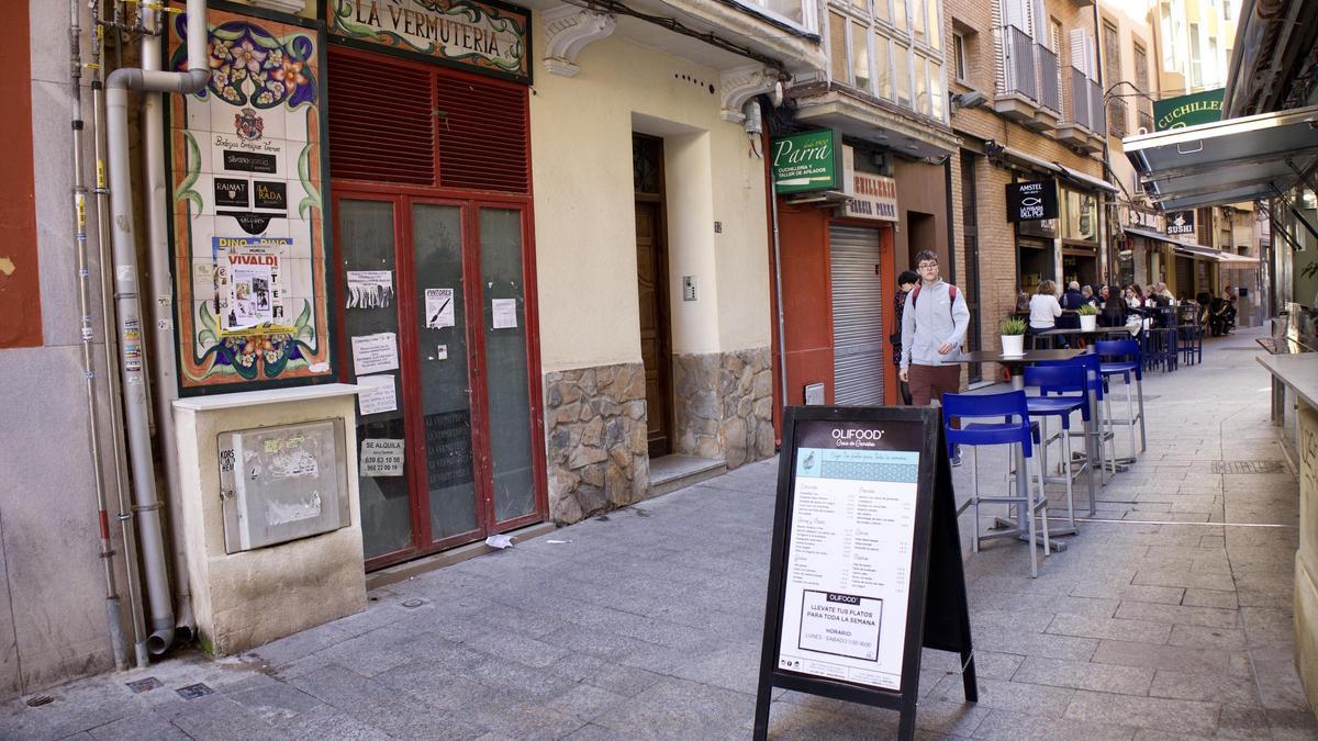 Uno de los bares cerrados que hay en la ciudad de Murcia.