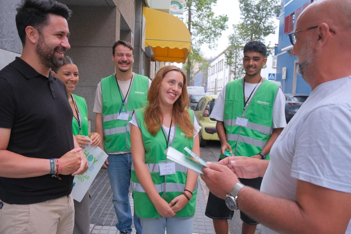 El Ayuntamiento y Ecovidrio ponen en marcha la campaña informativa 'EcoBarrios' para fomentar el reciclaje de vidrio