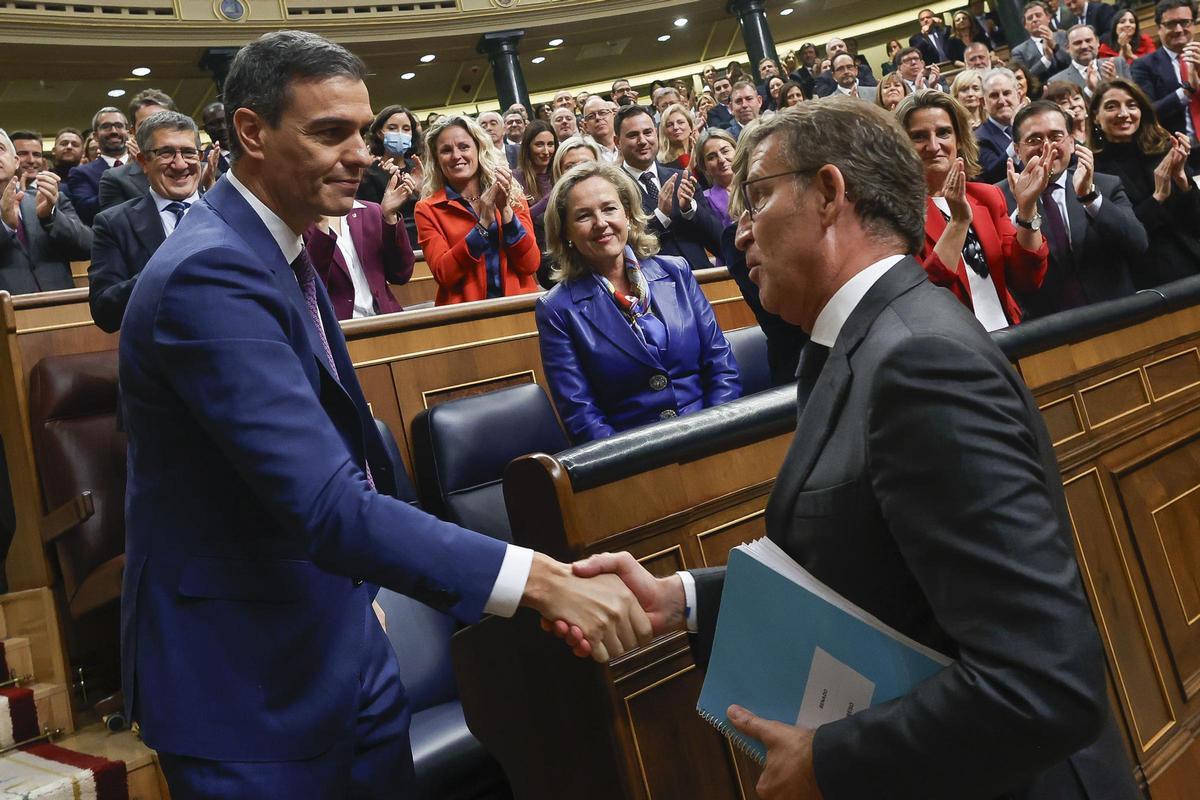 Pedro Sánchez y Alberto Núñez Feijóo justo después de que el Congreso invistiera al socialista el pasado noviembre.