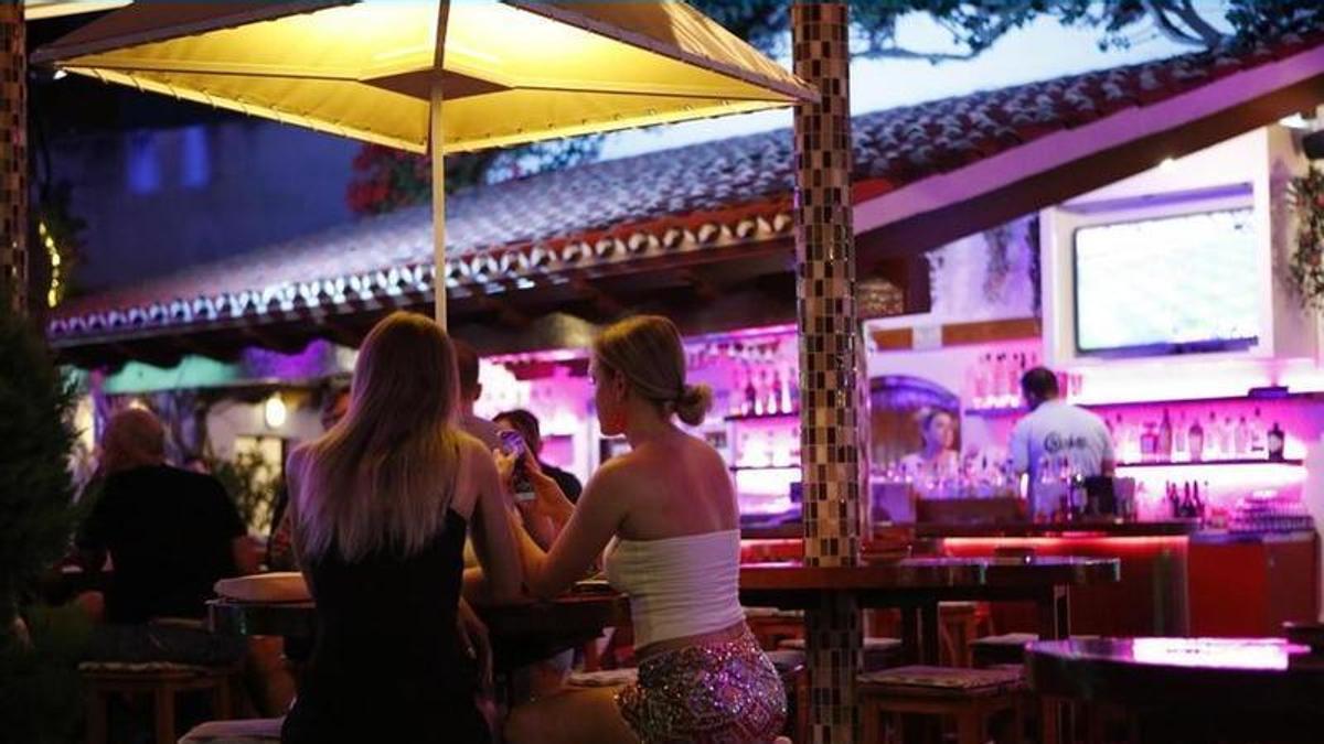 Nachtleben in Cala Ratjada im Juni 2026
