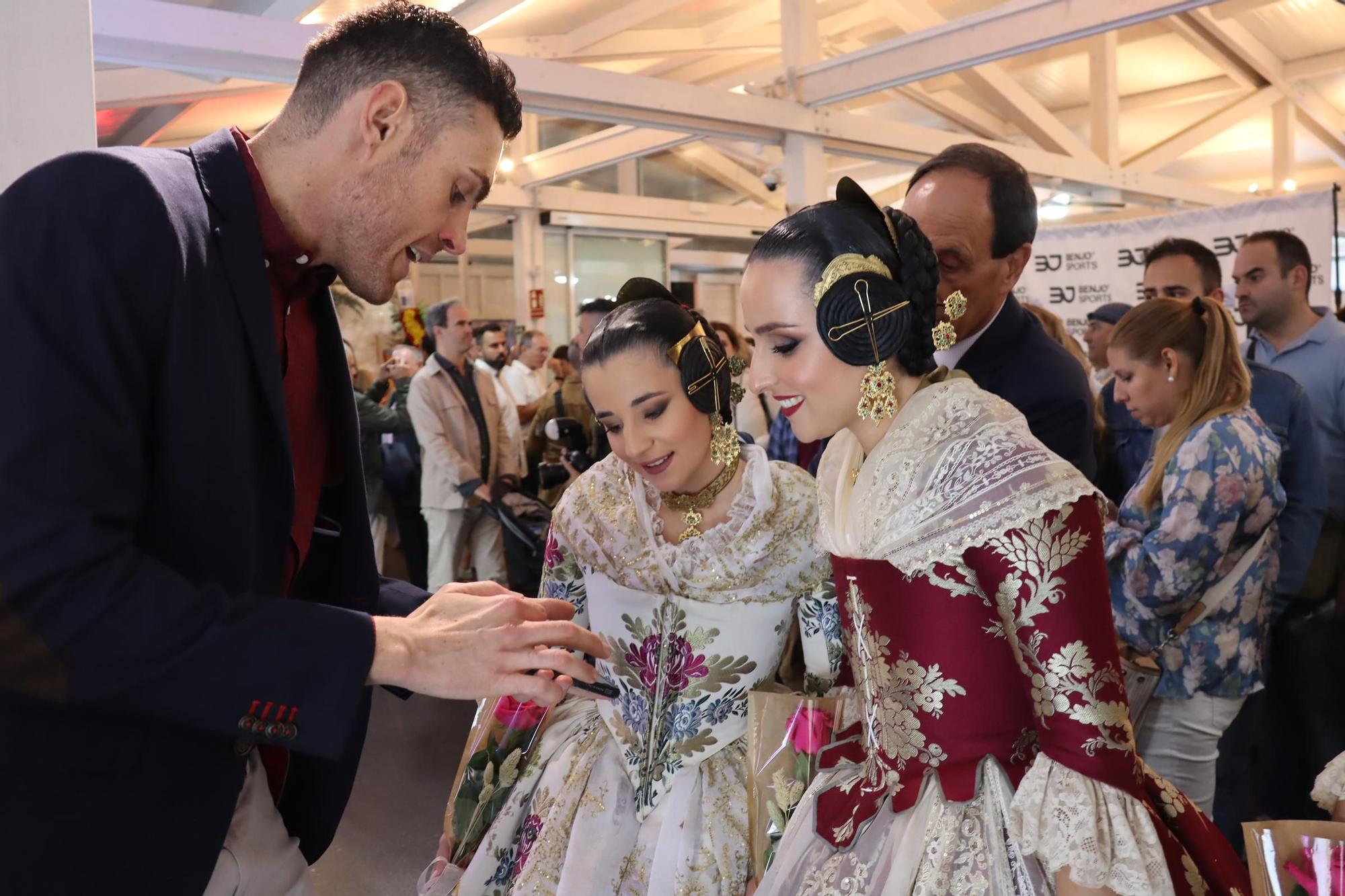 La primera gran prueba de María Estela, Marina y las cortes en la Festa per a Tots