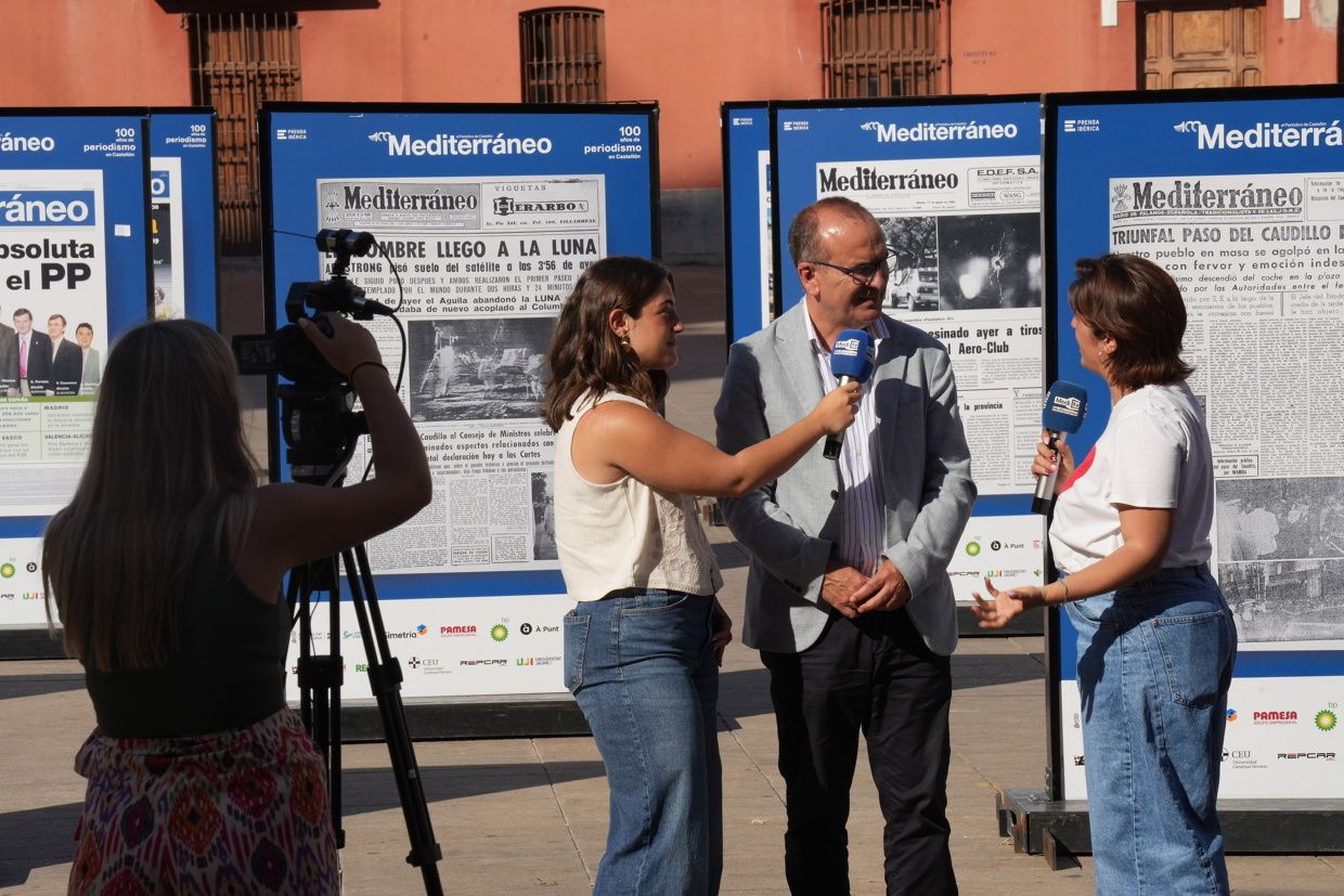 Vila-real repasa 100 años de periodismo en Castellón con la exposición de portadas del periódico &#039;Mediterráneo&#039;
