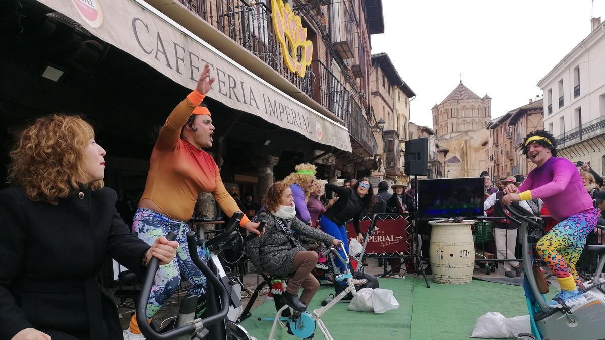 GALERÍA | Toro parodia su carnaval