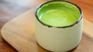 La cafetería con "el mejor té matcha de A Coruña" está frente a la playa de Riazor: "Con dulces totalmente artesanos"