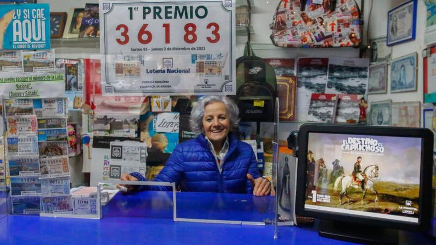 La librería Domlópez reparte 90.000 euros en el barrio de O Piñeiriño