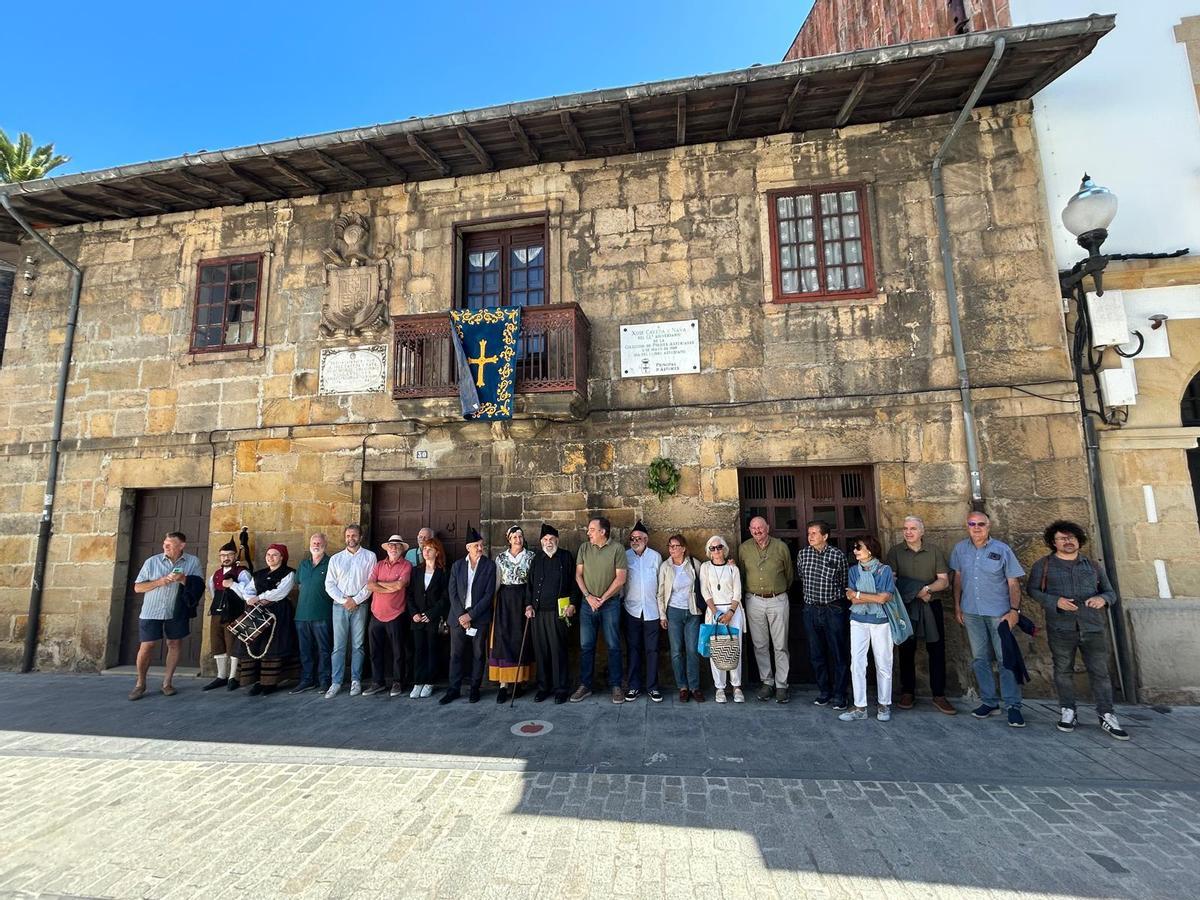 EN IMÁGENES: Homenaje en Villaviciosa a José Caveda y Nava