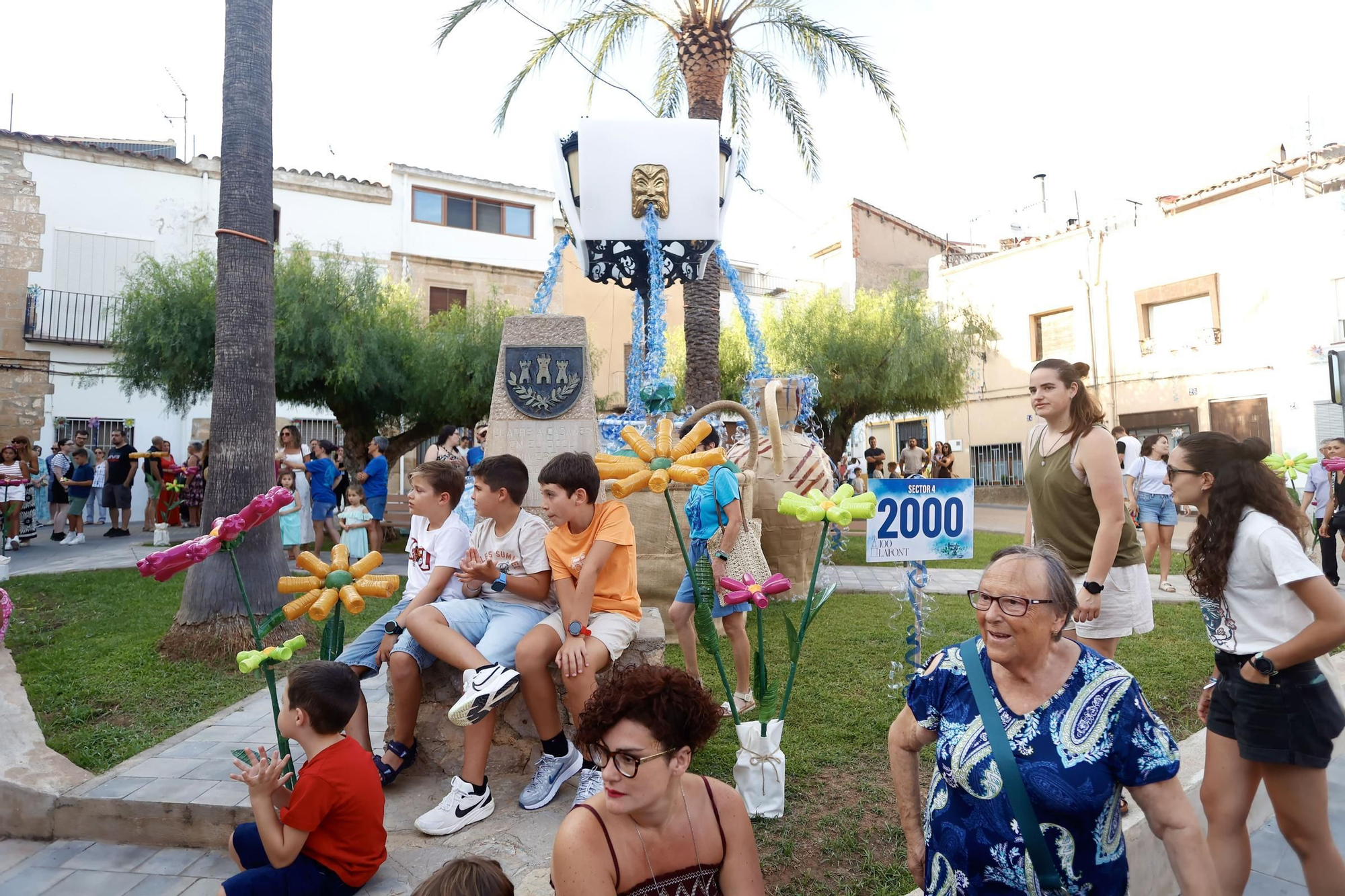 Les Festes de l’Aigua exhiben la creatividad de los monumentos de los cuatro sectores de Cabanes