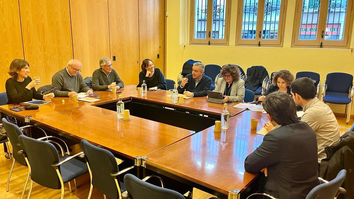 Reunió celebrada amb els alcaldes al Consell Comarcal de l'Alt Empordà.