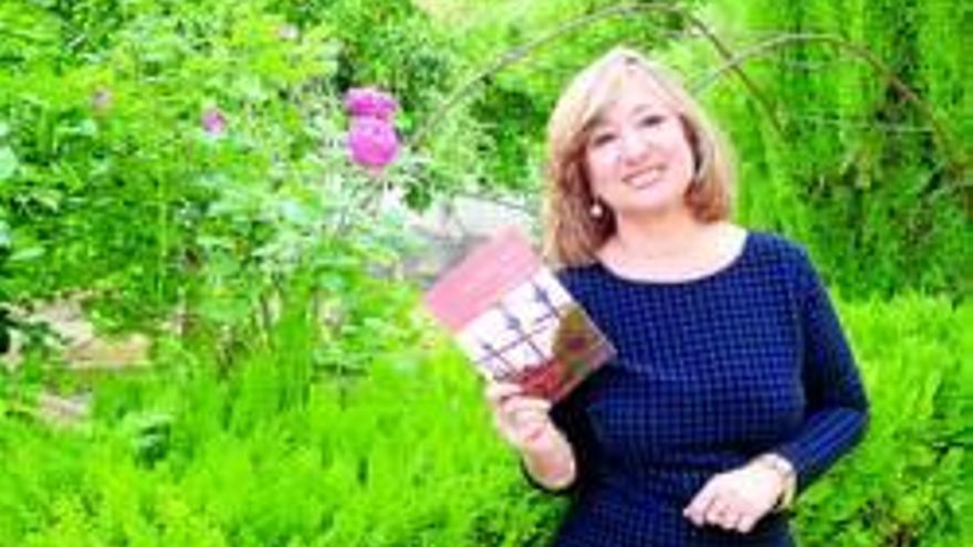 Mari Carmen Navarro presenta 'Es fácil ser feliz'