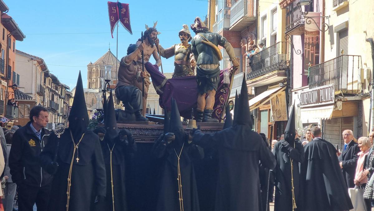GALERÍA | Toro se rinde ante la procesión de Jesús Nazareno y Ánimas de la Campanilla