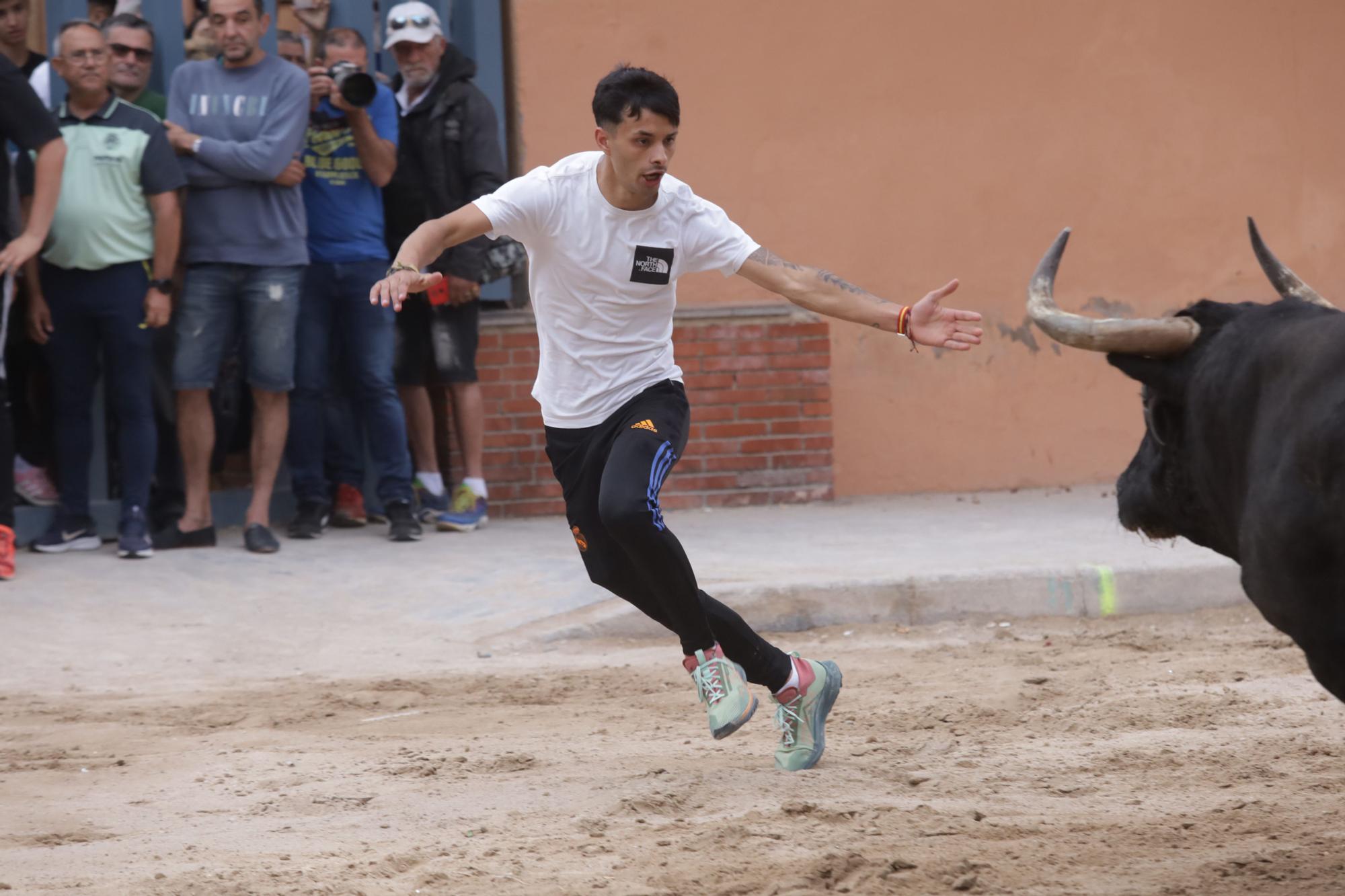 Búscate en las fotos del último sábado de fiestas de Vila-real