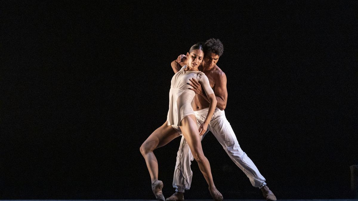 Laura Rodríguez i Carlos Acosta durant l&#039;espectacle &#039;On Before&#039;