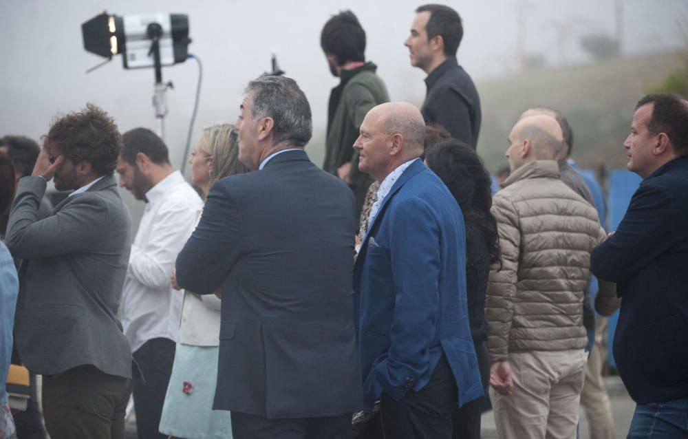 El presidente de Abanca, Juan Carlos Escotet, el alcalde Xulio Ferreiro y el concejal de Deportes, José Manuel Sande, entre los asistentes a la presentación de la nueva equipación.