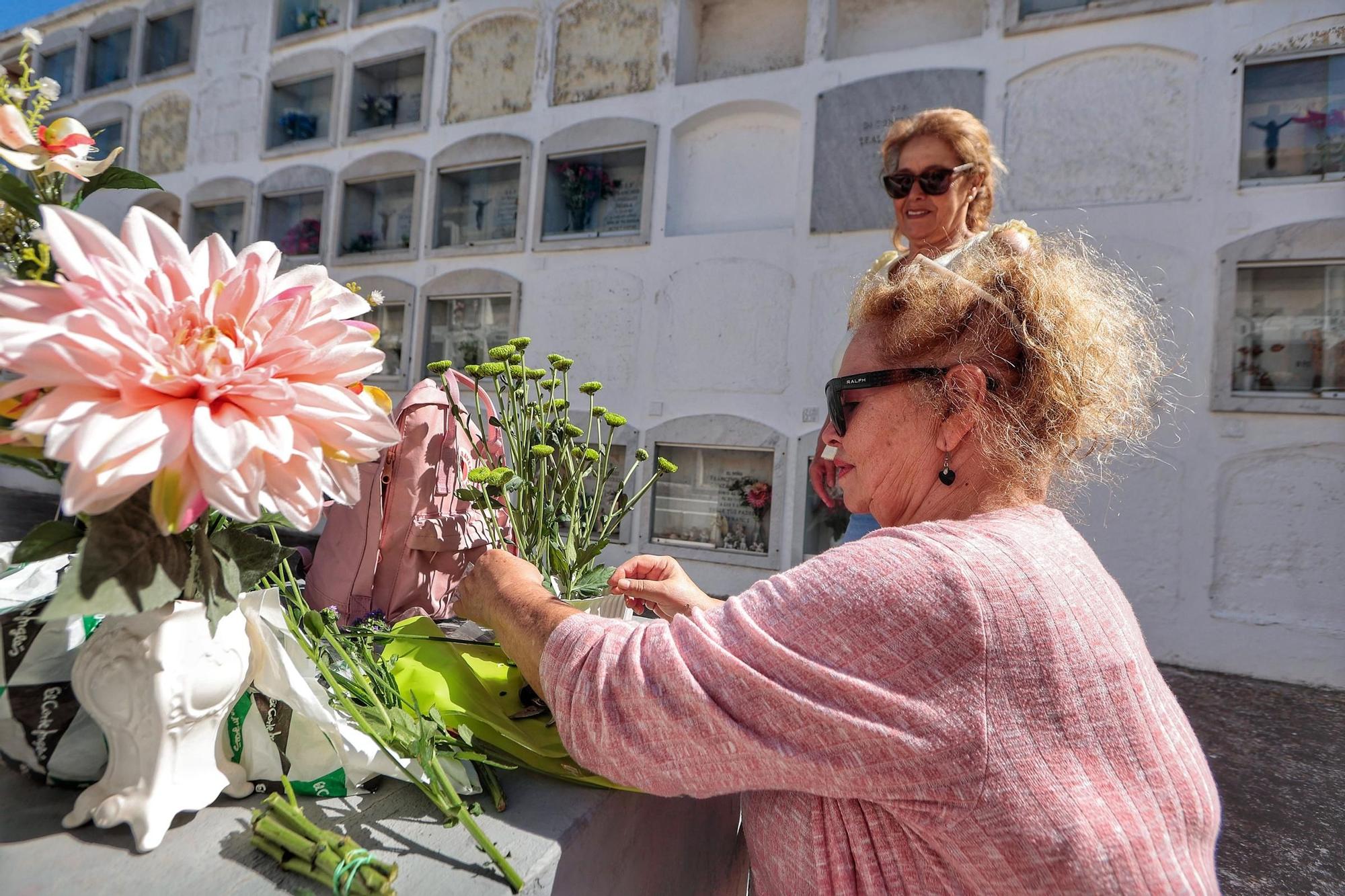 Día de Todos los Santos en el cementerio de San Juan, en La Laguna