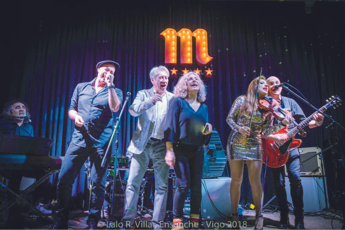 Homenaje a Fernando Franco, en 2018. Por la izda., Teo Cardalda, Alberto Comesaña, Fernando Franco, María Monsonís, Patricia Moon y Leo Gianetto.