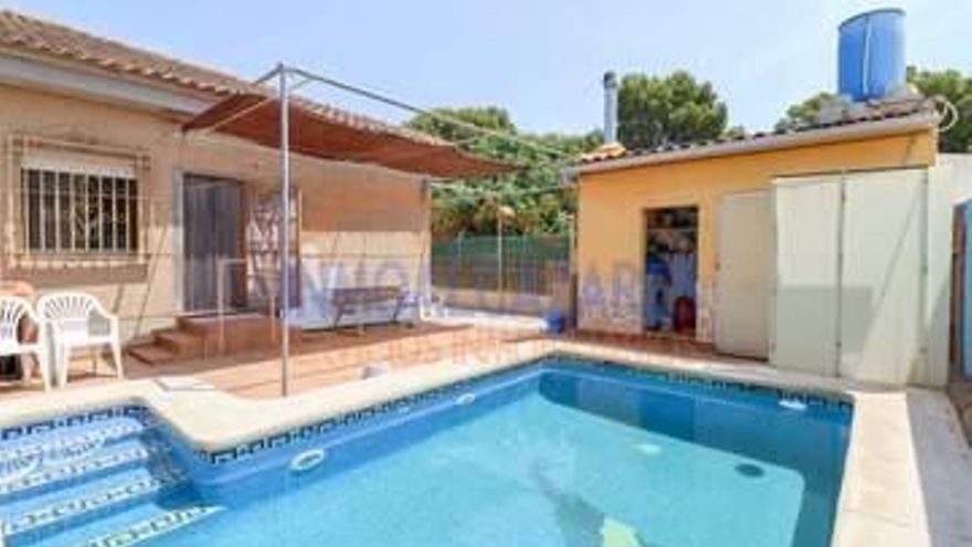 156.000 € Venta de casa en Lo Tacón (Cartagena) 240 m2, 3 habitaciones, 2 baños, 650 €/m2...