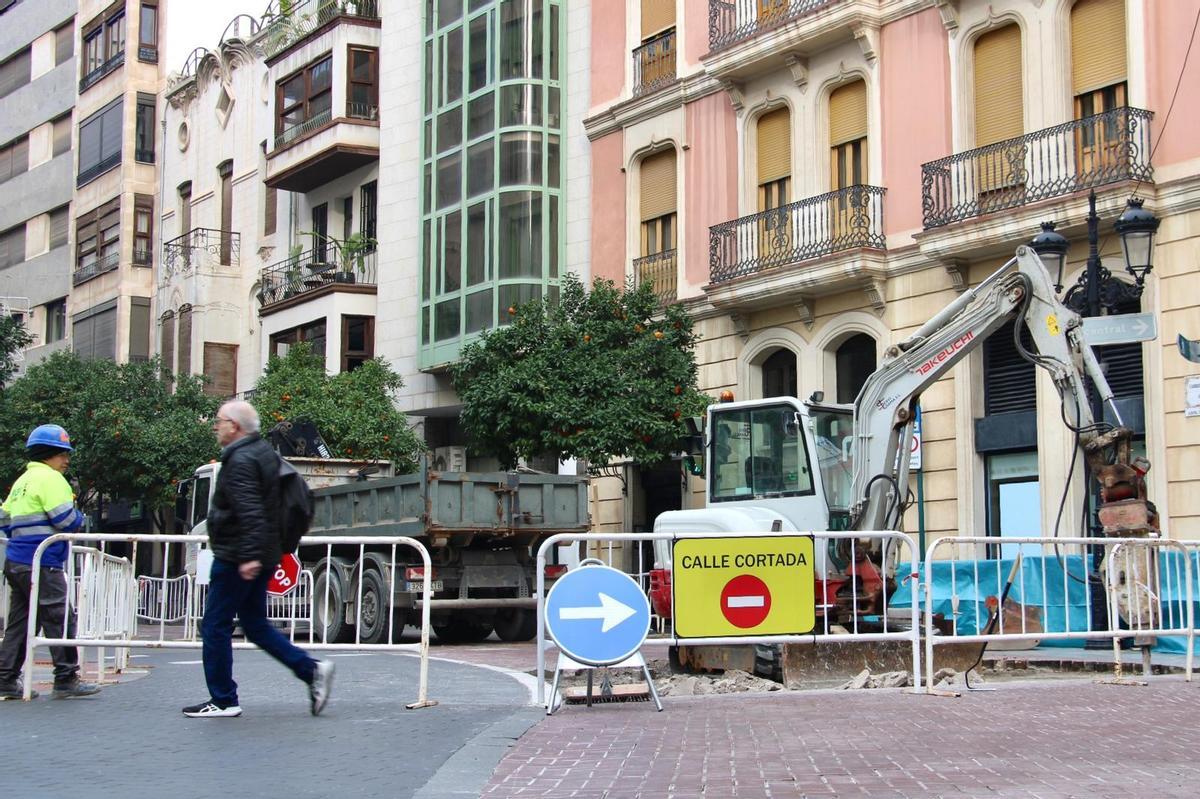 Calle Gasset cortada por las obras de la plataforma del TRAM en Castelló.