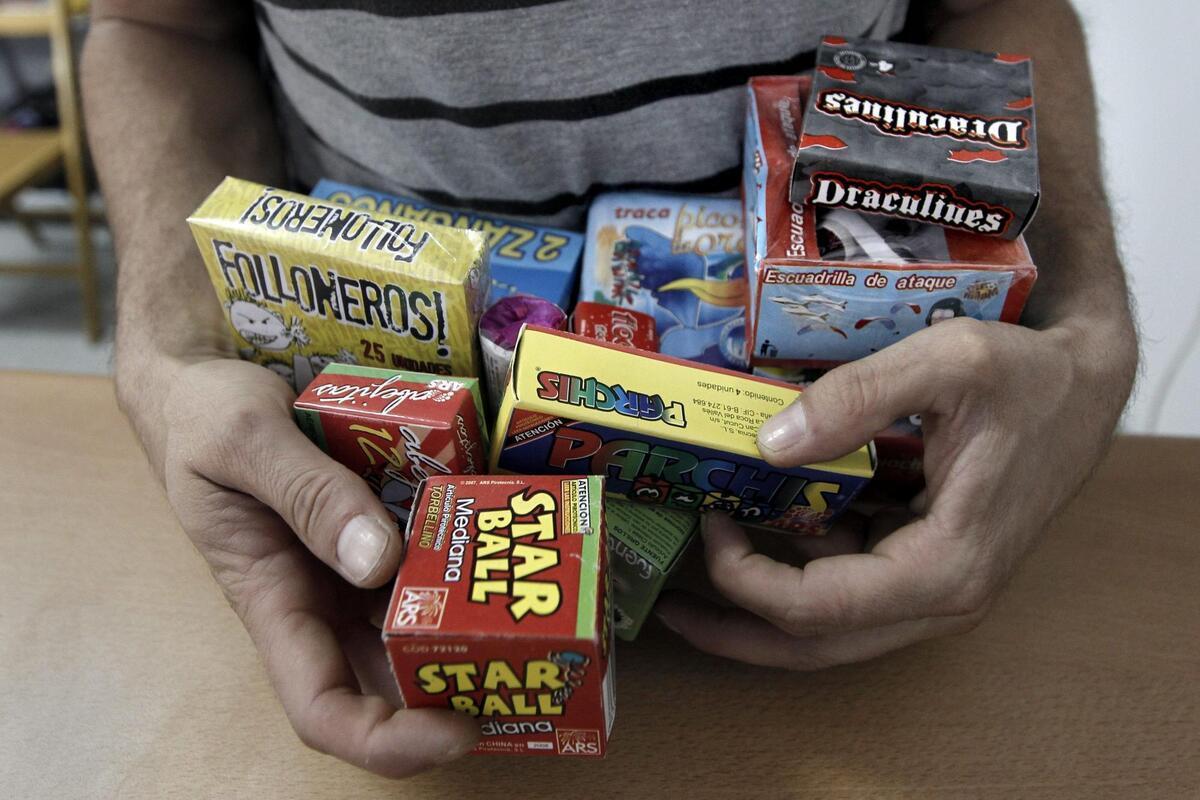 Los riesgos de tirar petardos en Nochevieja: las consultas de urgencia se llenan de accidentados