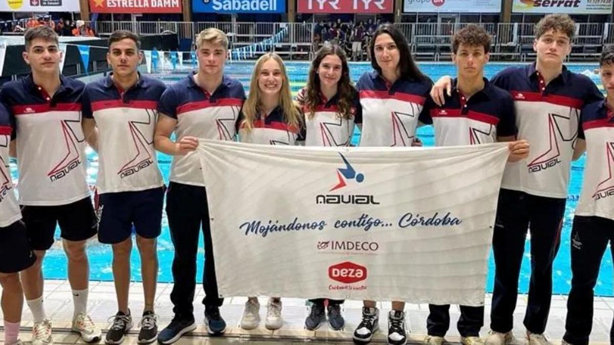 Nadadores del club Navial participantes en el pasado Campeonato de España absoluto de invierno en piscina corta.