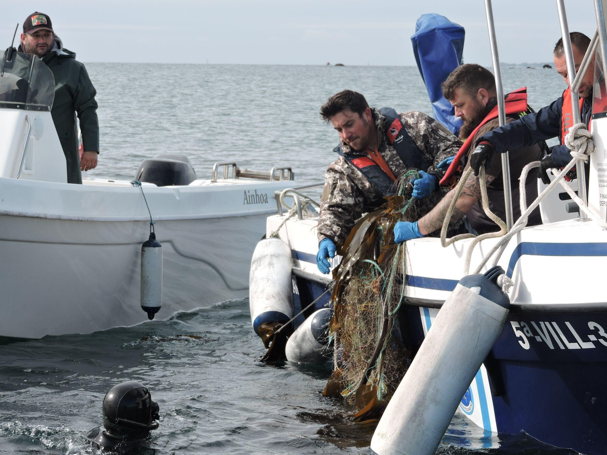 Así se lucha contra la basura marina en Areoso