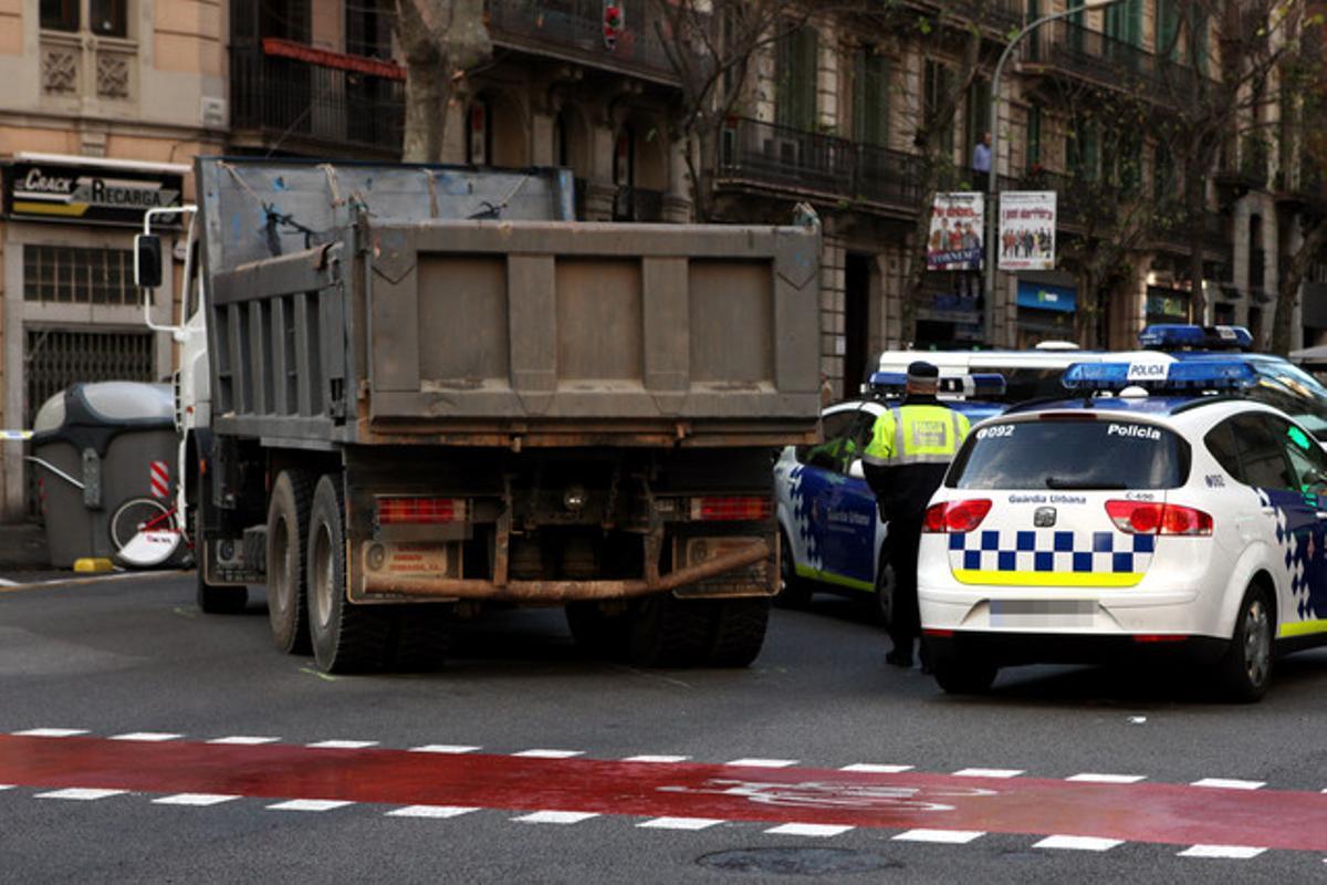 L’atropellament ha tingut lloc a la cruïlla d’Aribau amb Diputació, de Barcelona. L’atropellament ha tingut lloc a la cruïlla d’Aribau amb Diputació, de Barcelona.