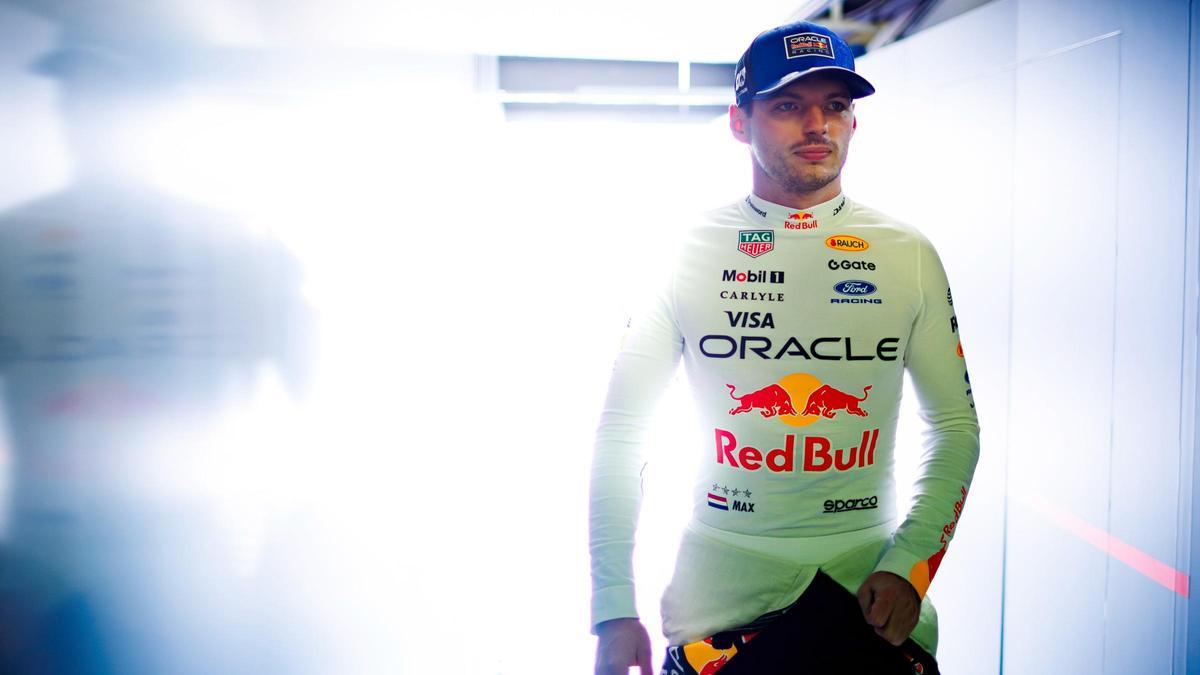 Max Verstappen, este sábado entrando al box de Red Bull