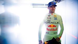 Max Verstappen, este sábado entrando al box de Red Bull