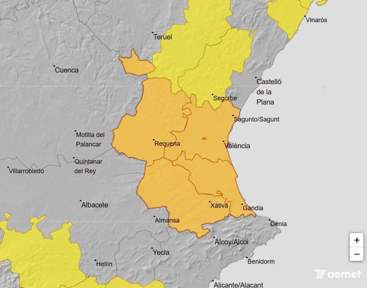 Alerta naranja de la Aemet por lluvias muy fuertes en Valencia y tormentas con granizo el domingo.