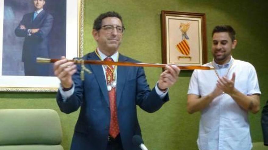 Alfonso Lacasa es, desde ayer, el nuevo alcalde del municipio de Petrer.