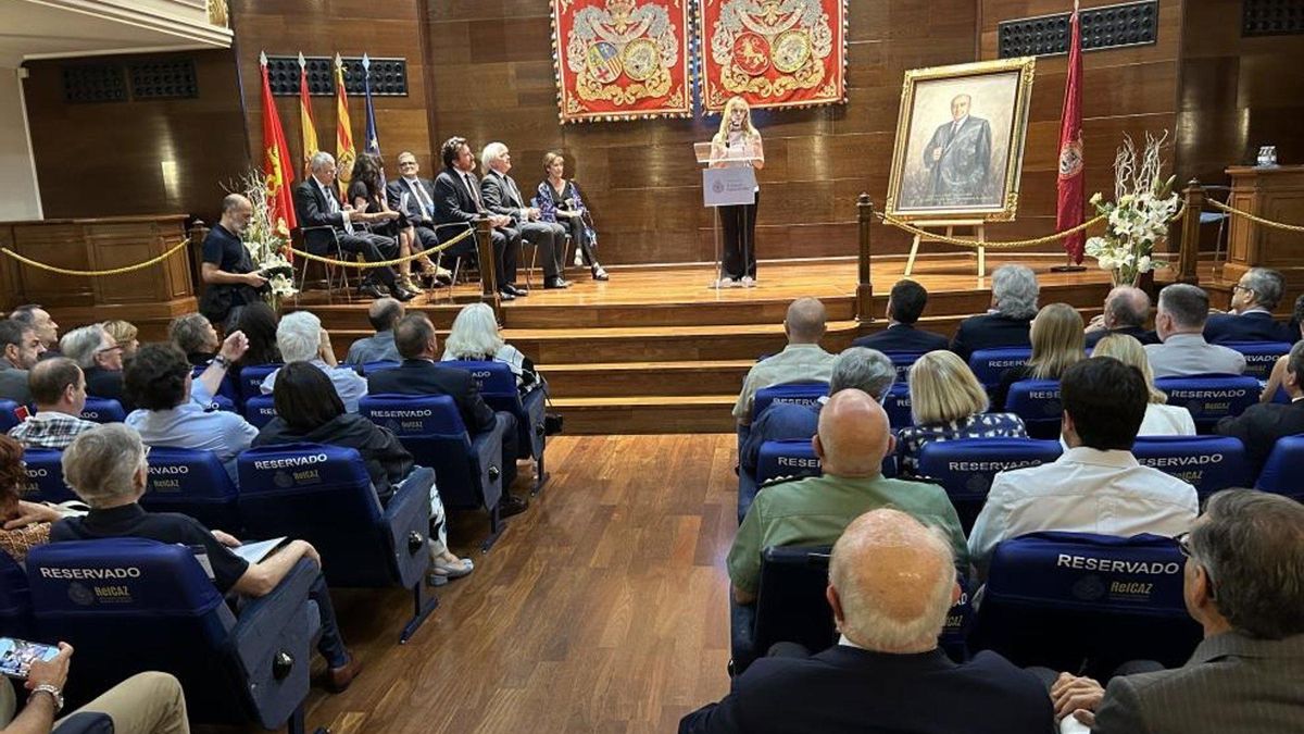 Homenaje a Carlos Carnicer en el Colegio de Abogados de Zaragoza.