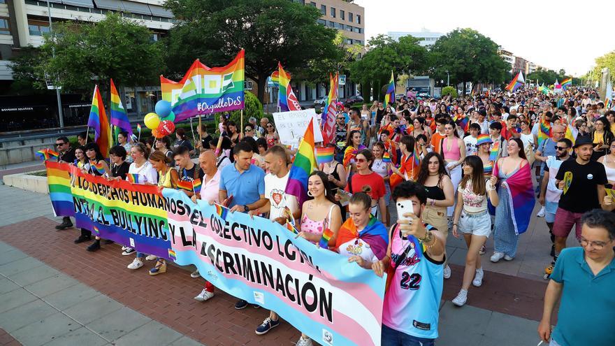 Marcha y escaparates con Orgullo