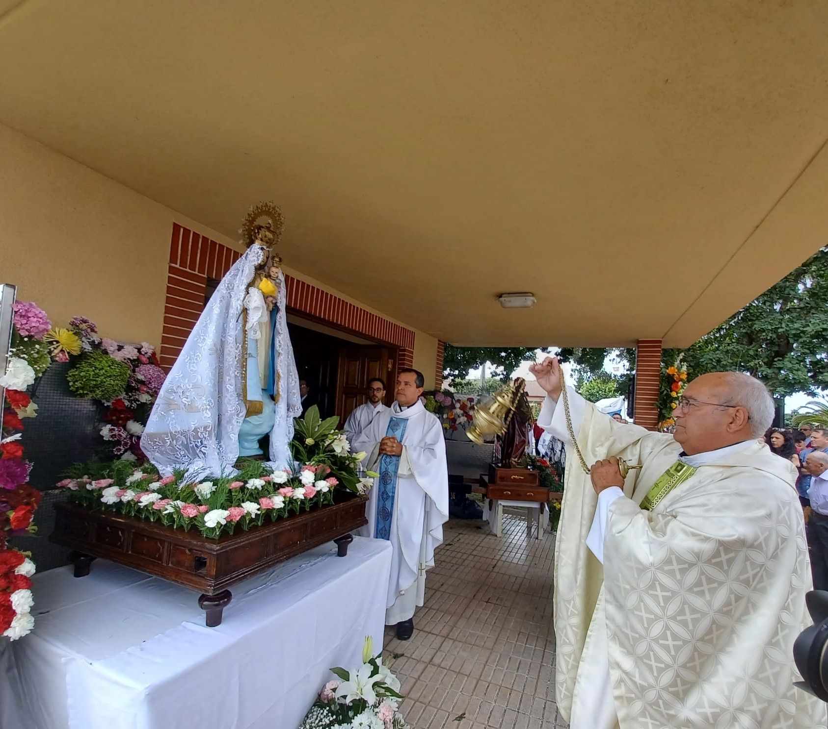 En imágenes: El Carbayu acude fiel a su encuentro con Nuestra Señora del Buen Suceso