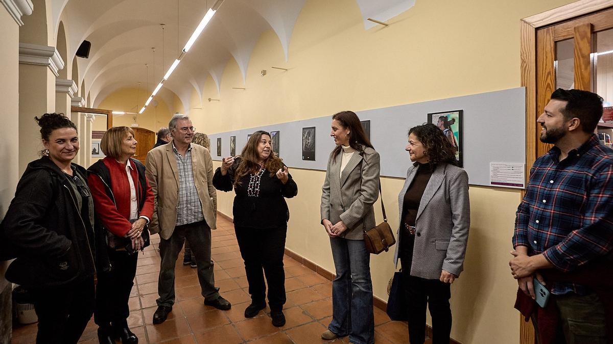 Inauguración de la muestra de la UPG a beneficio de la Associació Rosa dels Vents