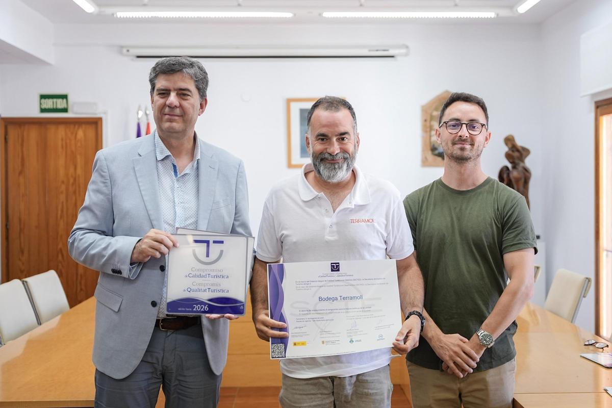 La Bodega Terramoll de Formentera recibió uno de los diplomas que reconocen la calidad de las empresas de la isla