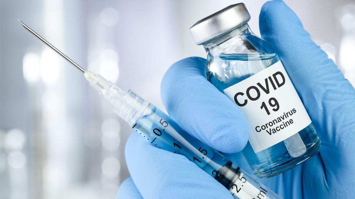 ¿Cuáles son los efectos secundarios de la cuarta dosis de la vacuna del COVID?