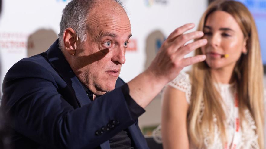 El president de LaLiga, Javier Tebas, va parlar de l’afer Negreira ahir a Màlaga | CARLOS DÍAZ/EFE