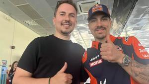 Jorge Lorenzo y Maverick Viñales estrenan en Malasia su nueva colaboración
