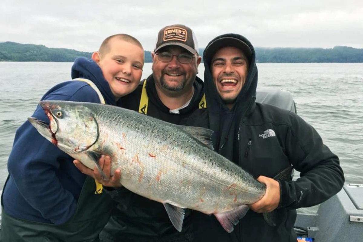 La pesca del salmón es muy popular en Oregón