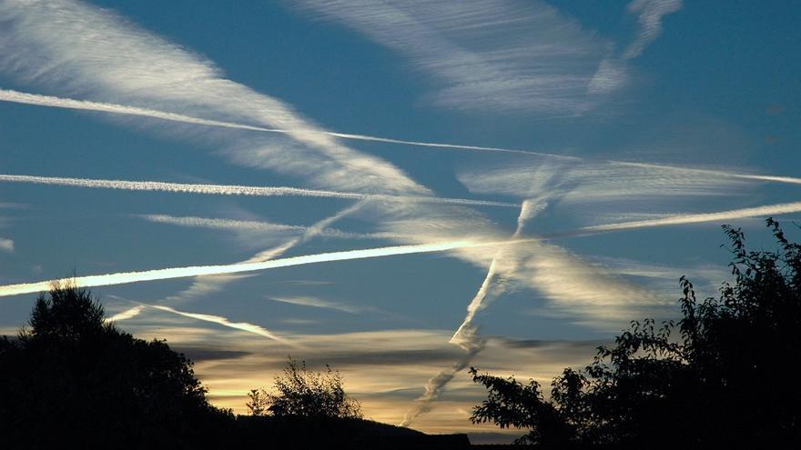 Qué son las líneas que han aparecido los últimos días en el cielo de la provincia de Alicante