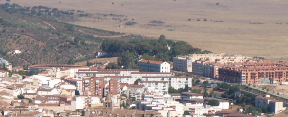 Paseo Alto de Cáceres.