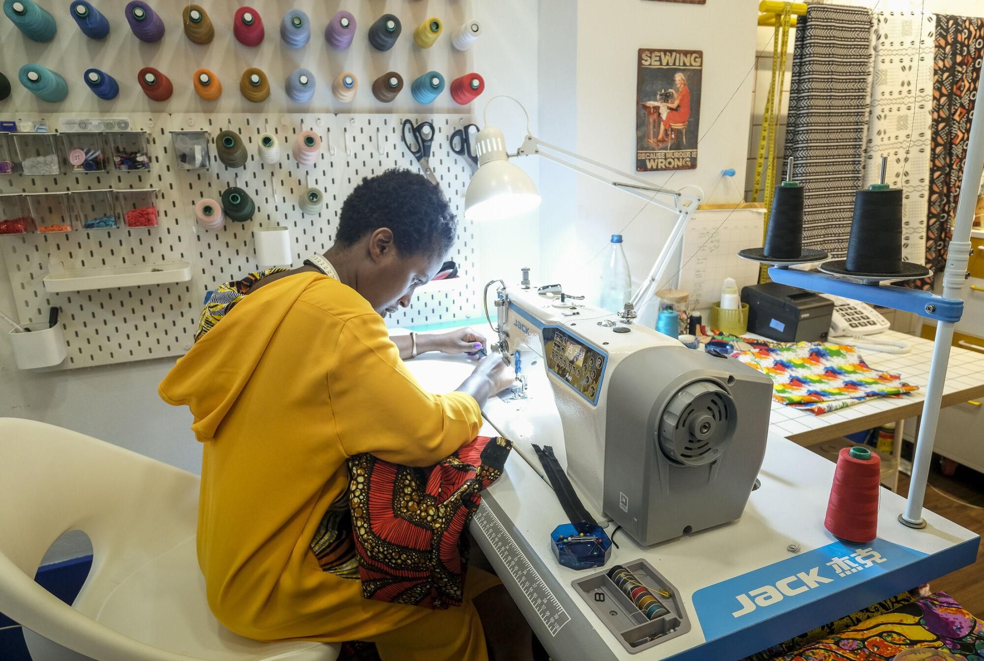 Comercio de ropa africana Wakabi Designs