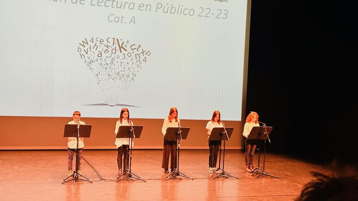 El CEIP Morales del Vino, durante el certamen de Lectura en Público.