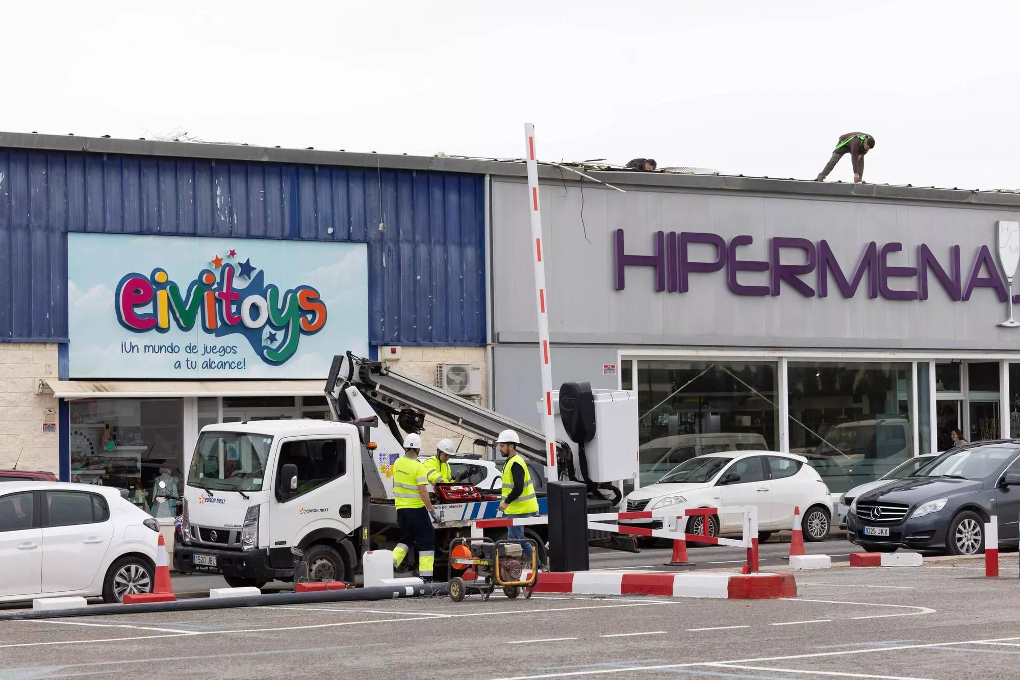 c8c44599 223b 4eb4 ba51 fc6359273f86 source aspect – Diario de Ibiza News All Shops In The Eurocentro Industrial Estate Affected By The Storm In Ibiza Reopen: &Quot;We Didn’t Expect To Reopen So Soon&Quot;