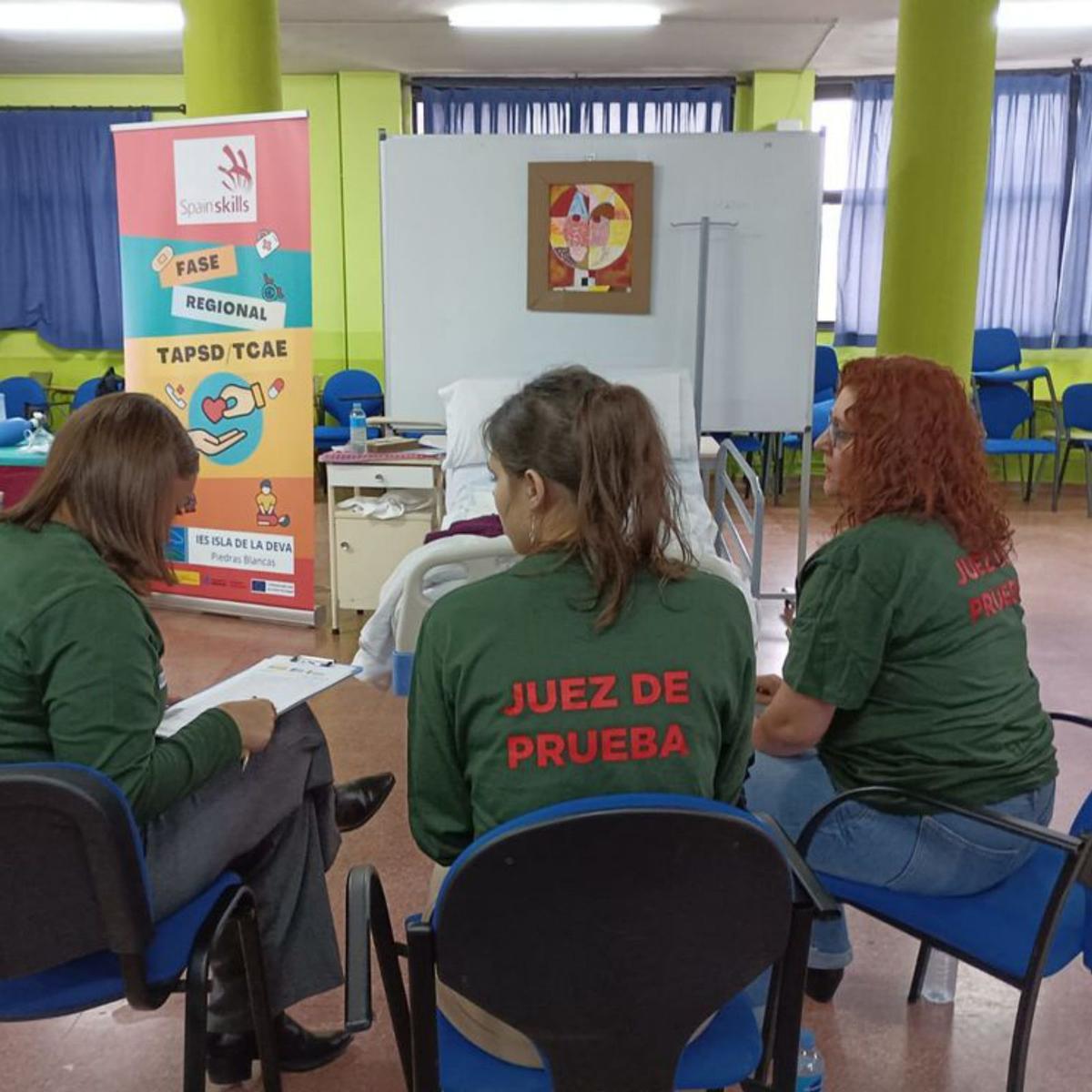 Los jueces, durante la prueba.