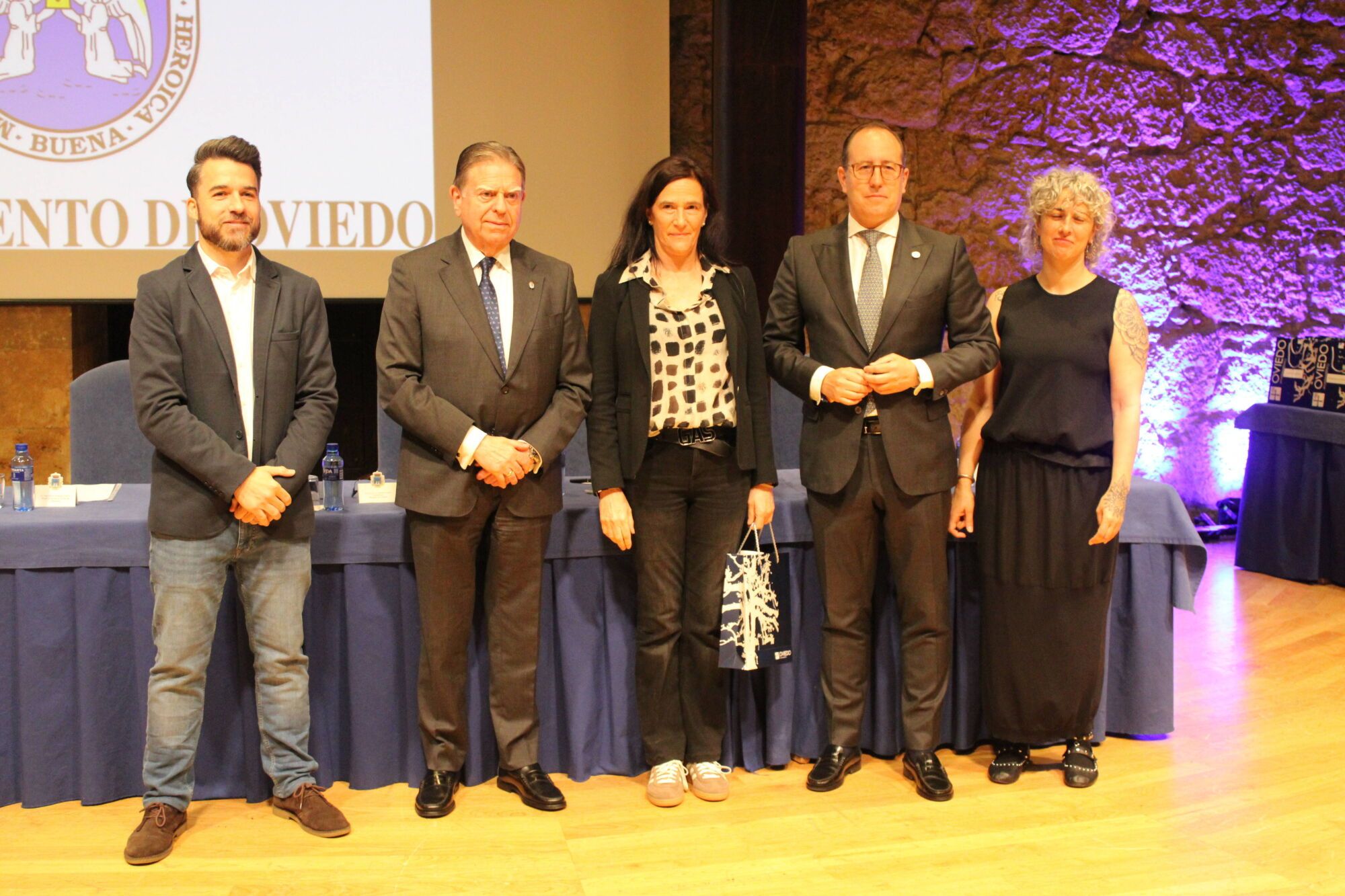 Acto institucional Santa Rita Hora: 11:00 Lugar: Oviedo, Sala de Cámara del Auditorio Príncipe Felipe Descripción: Homenaje a los trabajadores municipales jubilados y a quienes cumplen 25 y 40 años de servicio en el Ayuntamiento.