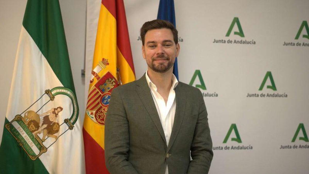 EL nuevo coordinador del Instuto Andaluz de la Mujer en Sevilla